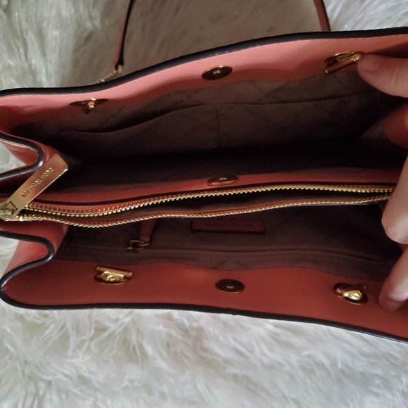 Michael Kors Coral Leather Tote Bag - Picture 5 of 12